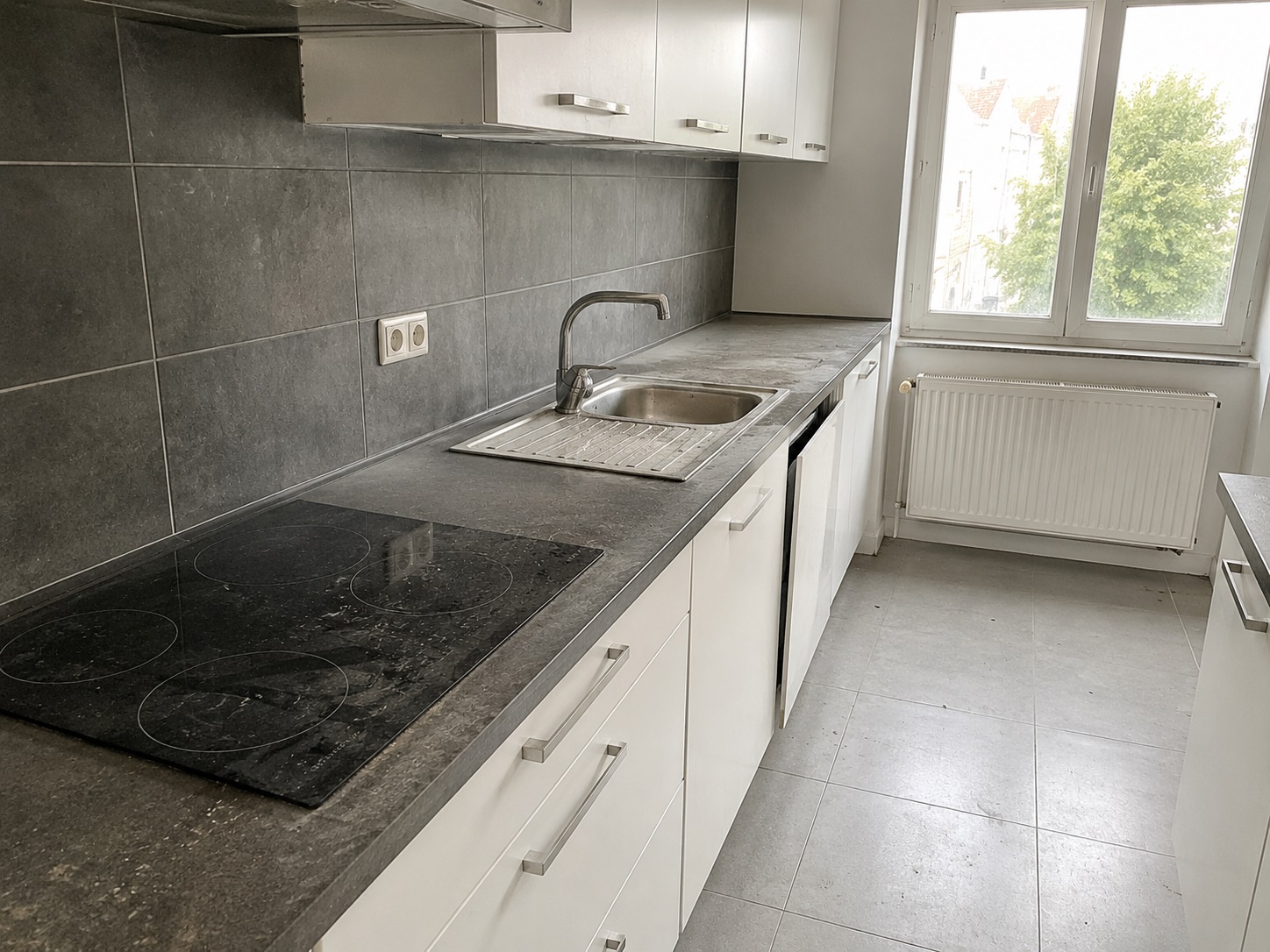 Cuisine avant nettoyage de déménagement à Herstal